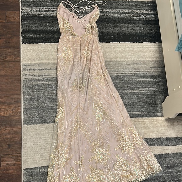 ShowPo Prom dress size 4 - Picture 3 of 5